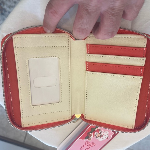 Loungefly strawberry shortcake wallet nwt - Picture 4 of 4